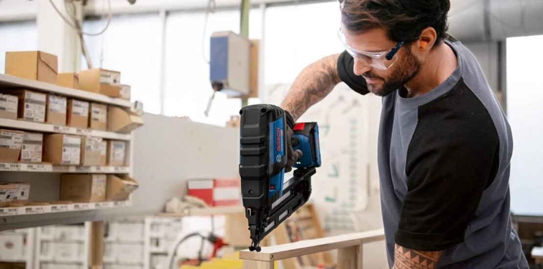 Bosch Professional 18V System Cordless Nailer GNH 18V-64 M